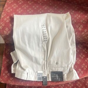 Dockers Men's Cream/ tan Pants  40/32 NWT